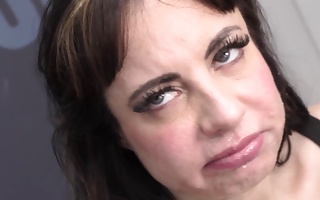 Fierce babe Damaris eating nasty jizz shots